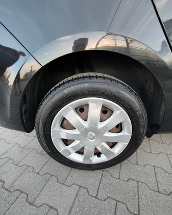 Renault Clio cena 16900 przebieg: 145260, rok produkcji 2011 z Gliwice małe 92